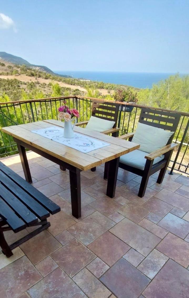Philip'S Holiday House เนโอโชริโอ ภายนอก รูปภาพ