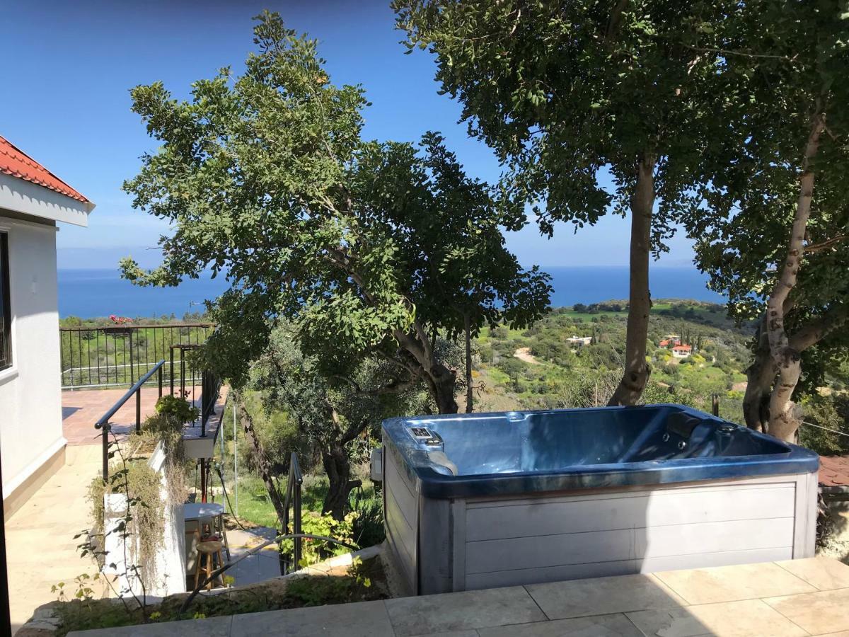 Philip'S Holiday House เนโอโชริโอ ภายนอก รูปภาพ
